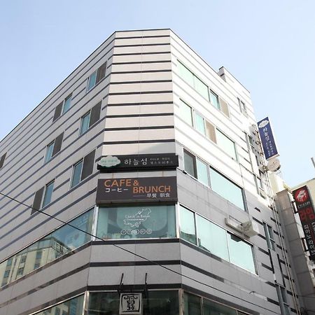 Sky Island Guesthouse Busan Bagian luar foto