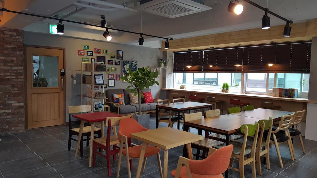 Sky Island Guesthouse Busan Bagian luar foto