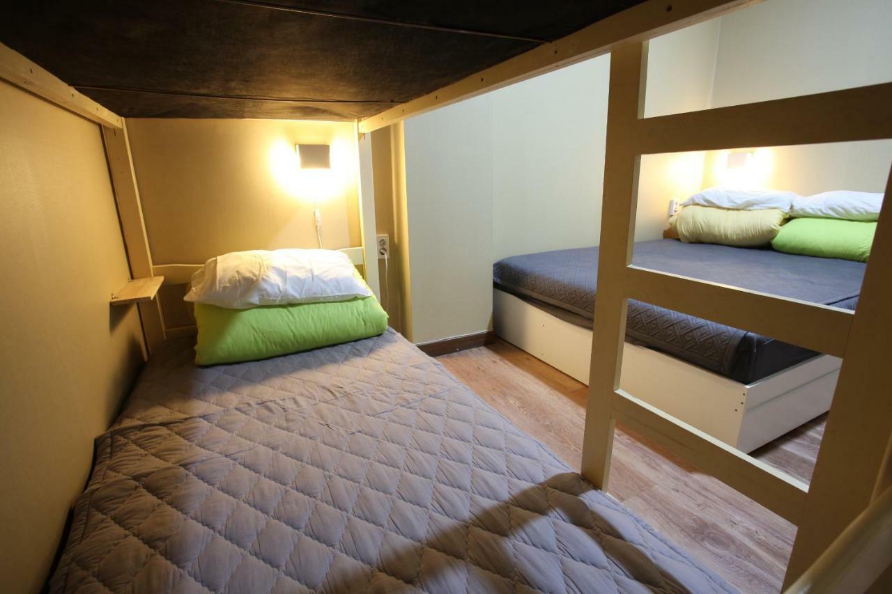 Sky Island Guesthouse Busan Bagian luar foto