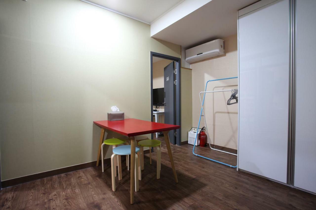 Sky Island Guesthouse Busan Bagian luar foto