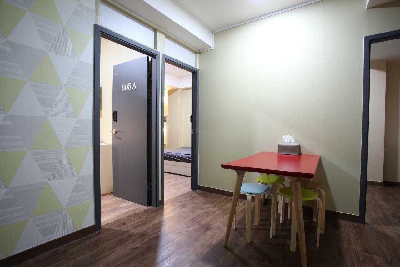 Sky Island Guesthouse Busan Bagian luar foto